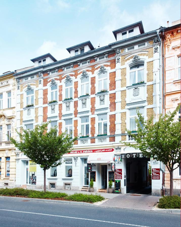 Art hotel Chomutov1